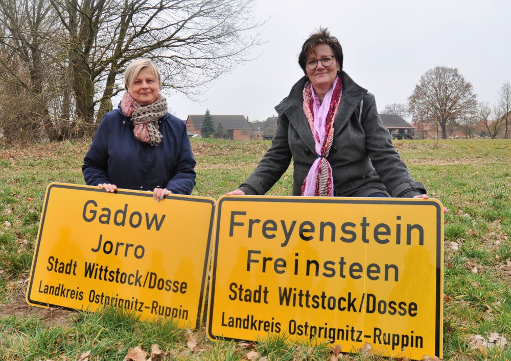 frauen ortstafeln gadow jorro und freyenstein freiensteen